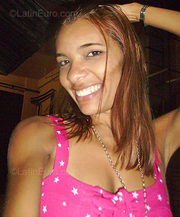 Date this charming Brazil girl Annynha from Fortaleza BR861