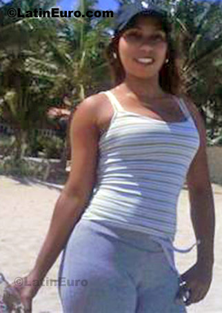 Date this foxy Dominican Republic girl Candy from Santo Domimgo DO700