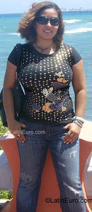 Date this georgeous Dominican Republic girl Yoly from San Francisco de Macoris DO705