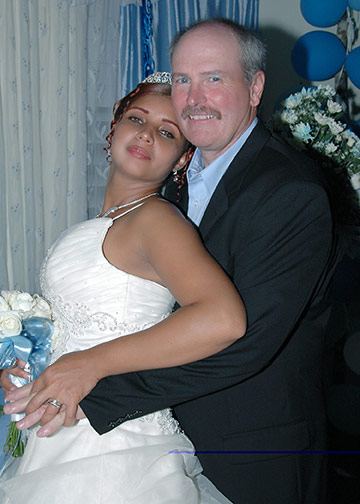 Date this gorgeous Colombia girl Happy from  CO663