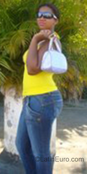 Date this voluptuous Brazil girl Janaina Conceicao from Praia Grande BR956