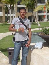 Date this tall Dominican Republic man Alexander from Santiago DO775