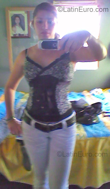 Date this young Colombia girl Gloria Irlen from Medellin CO727