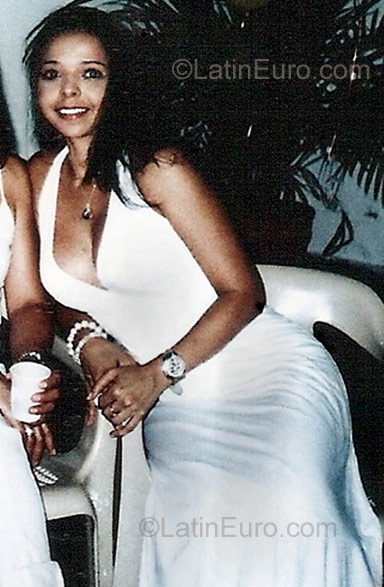 Date this charming Colombia girl Nuris Cecilia from Barranquilla CO775