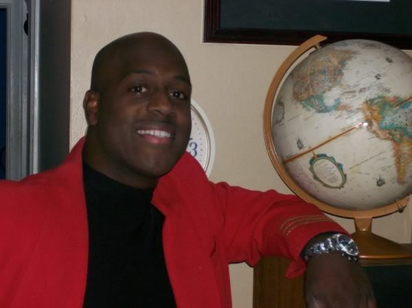 Date this voluptuous United States man DR BRUCE DEVLON from Flint US2459