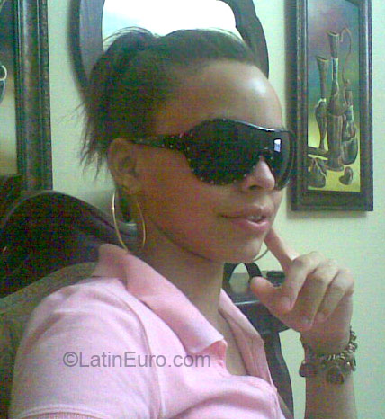 Date this georgeous Dominican Republic girl Esther from Santiago DO932