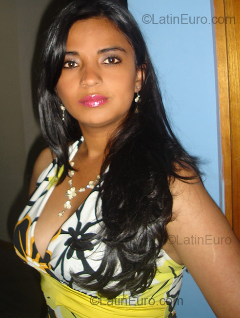 Date this foxy Colombia girl Ingrid Andrea from Bogota CO853