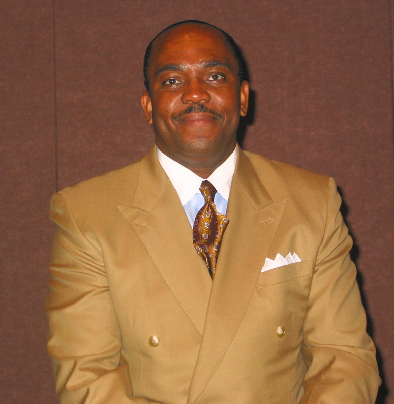 Date this tall United States man Carlton from Eatonton US2581