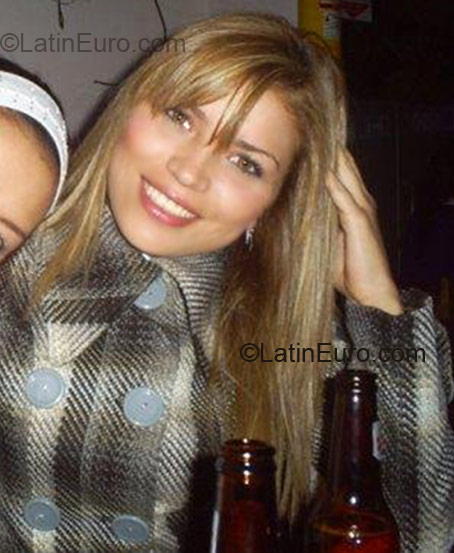 Date this exotic Colombia girl Cindy Carolina from Bogota CO867