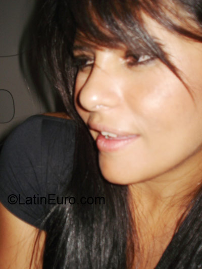 Date this beautiful Brazil girl Diana from Macurure BR9568