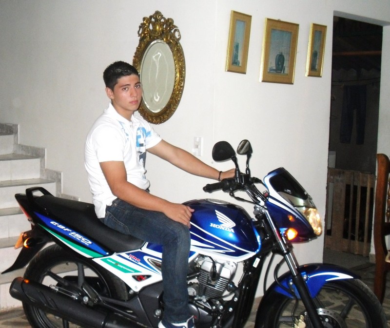 Date this stunning Colombia man Luis from Palmira CO1029