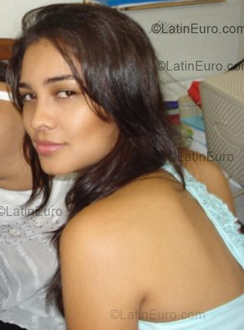 Date this hard body Brazil girl Bernadte from Alta Floresta D Oeste BR1321