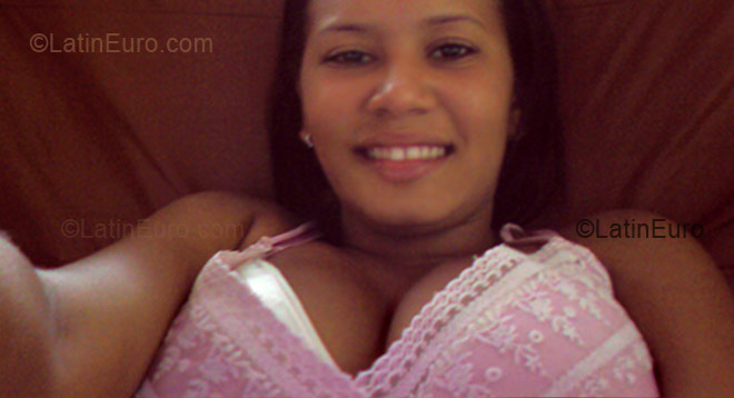 Date this exotic Dominican Republic girl Leidy from Santo Domingo DO1133