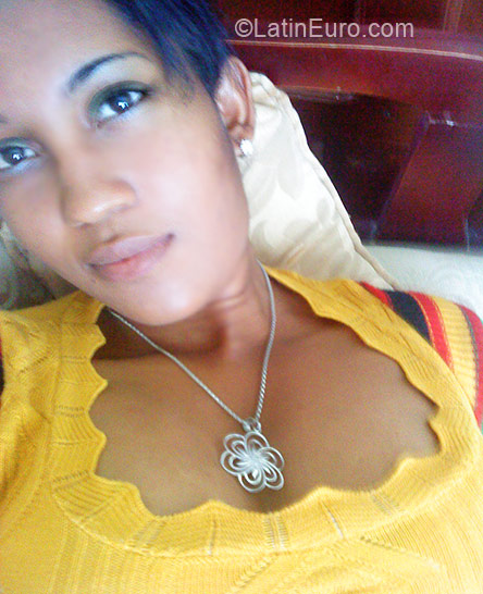 Date this voluptuous Dominican Republic girl Margaret from Fantino DO1162