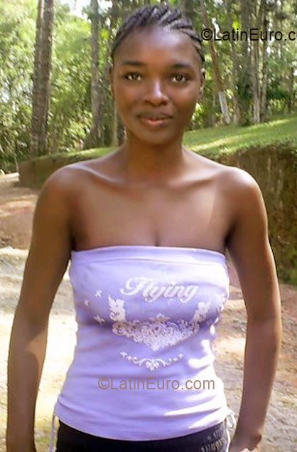 Date this sensual Brazil girl Tamires from Sao Paulo BR1433