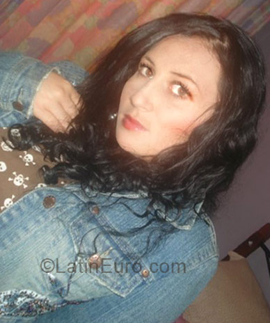 Date this beautiful Colombia girl Diana Maria from Bogota CO1151