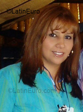 Date this good-looking Colombia girl Luz Mireya from Bogota CO1159