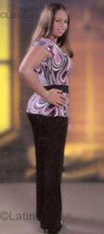 Date this hard body Dominican Republic girl Sobeyda from Santiago DO1254