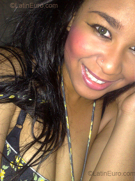 Date this happy Brazil girl Taiara from Sao Paulo BR1496