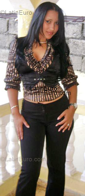 Date this foxy Dominican Republic girl Johanna from  DO1382