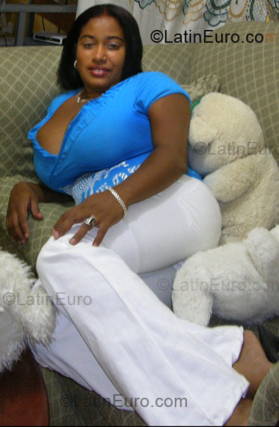 Date this nice looking Dominican Republic girl Grace from  DO1433