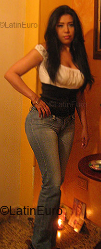 Date this hard body Colombia girl Nohra from Cali CO15953