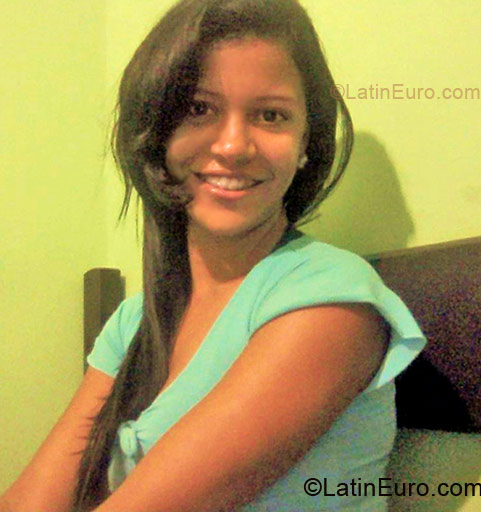 Date this sensual Brazil girl JulianaCruz from Arraiail Do Cabo BR1628