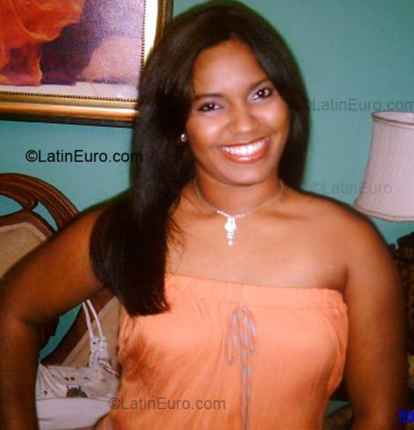 Date this cute Dominican Republic girl Ylsa from Santo Domingo DO1581