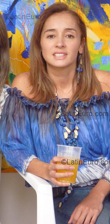 Date this pretty Colombia girl Margarita Maria from Manizales CO1424