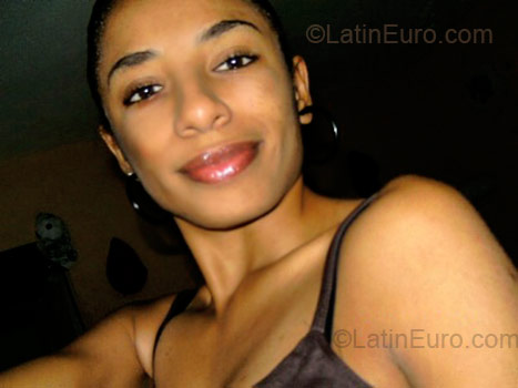 Date this charming Dominican Republic girl Aurys from Santo Domingo DO1637