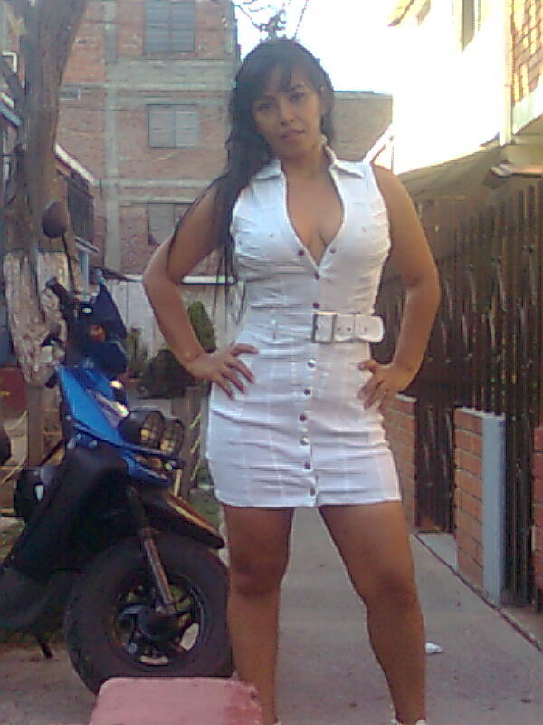Date this hot Colombia girl Samy29 from Cali CO1500