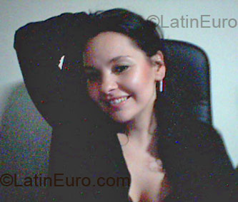 Date this nice looking Brazil girl Daiana from Rio de Janeiro BR1704