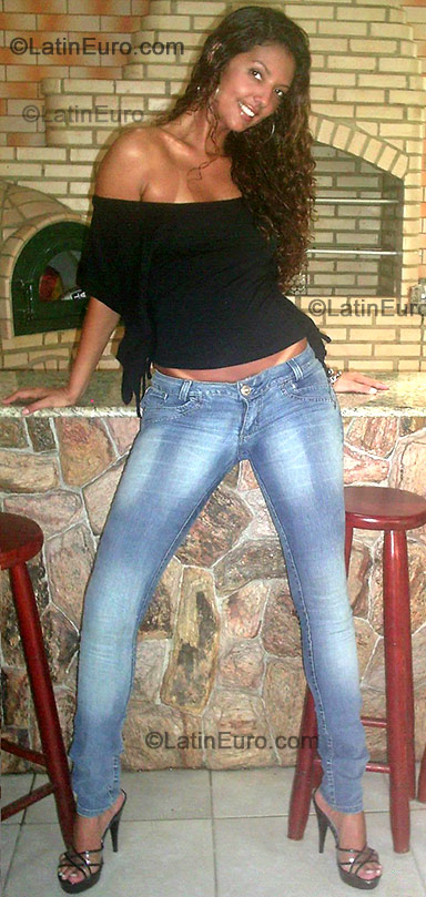 Date this gorgeous Brazil girl Alessandra Aparecida from Sao Goncalo BR3623
