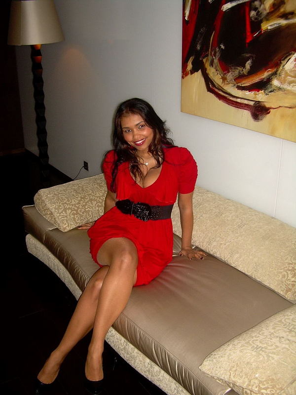 Date this attractive Germany girl Lucia from Wurzburg DE105