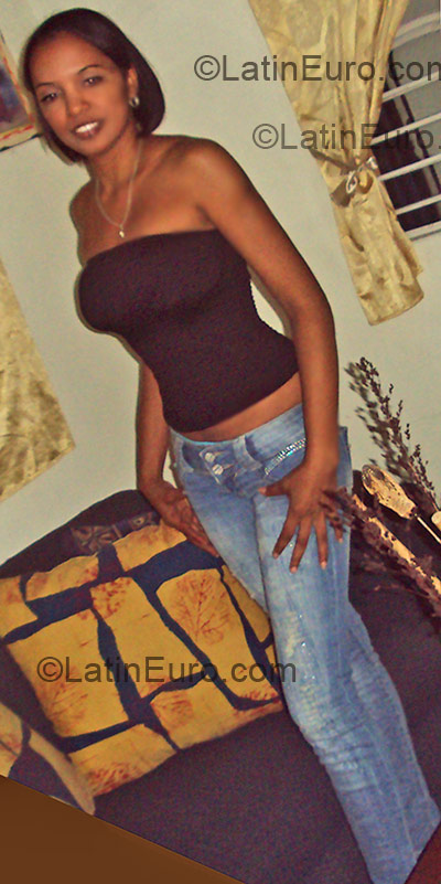 Date this sensual Dominican Republic girl Alexandra from Santo Domingo DO1851