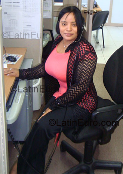 Date this sensual Dominican Republic girl Monica from Santo Domigo DO1938