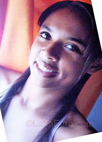 Date this voluptuous Brazil girl Aparecida Cristina from Caraubas BR1867