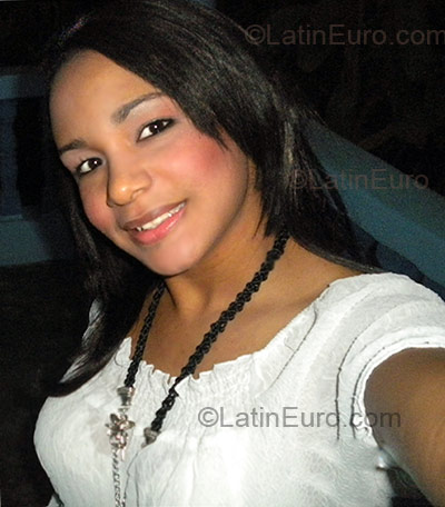 Date this stunning Dominican Republic girl Emilsis from  DO2043