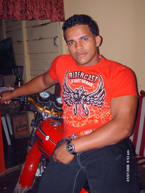 Date this delightful Dominican Republic man JHOAN from Santiago DO2155