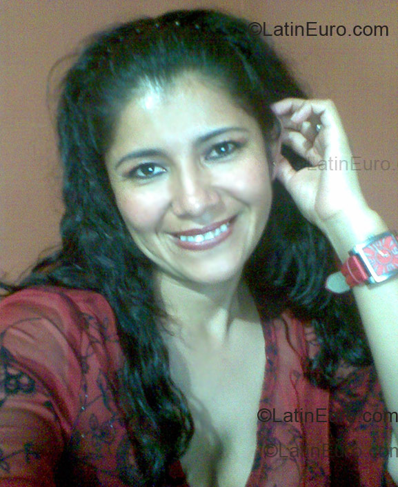 Date this gorgeous Peru girl Patricia from Huanuco PE148