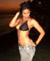 Date this happy Dominican Republic girl Idalia from Santo Domingo DO2199