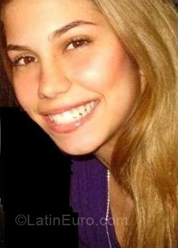 Date this pretty Brazil girl Roberta from Fortaleza BR1998