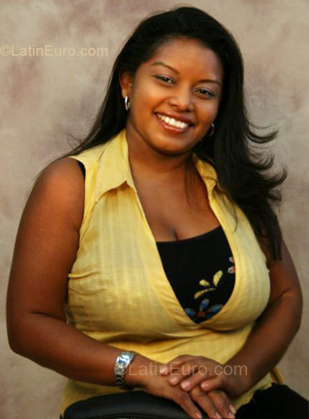 Date this foxy Colombia girl Dalgis from Cartagena CO1929