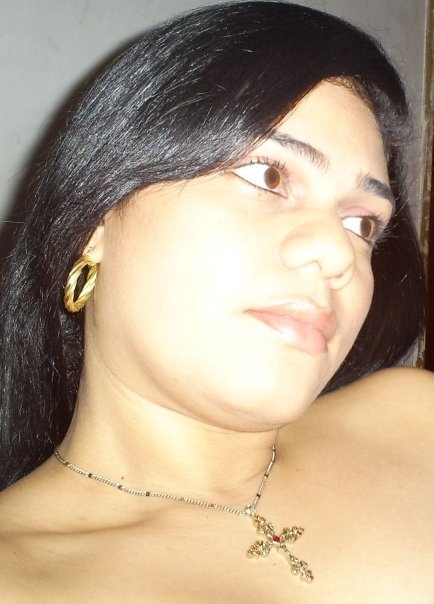 Date this nice looking Colombia girl Maldonado from Barranquilla CO1954