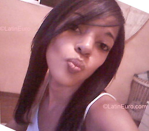 Date this lovely Brazil girl Priscila from Maua BR2032