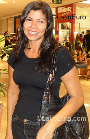 Date this charming Brazil girl Sandra from Belem BR2037