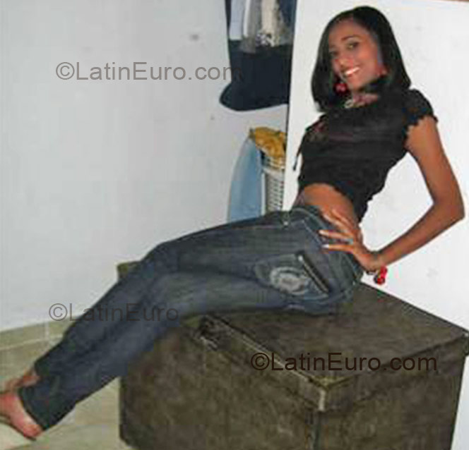 Date this beautiful Dominican Republic girl Massiel from La Vega DO2409