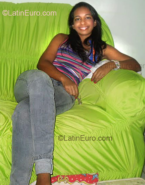 Date this happy Brazil girl Bruna from Rubiataba BR2088