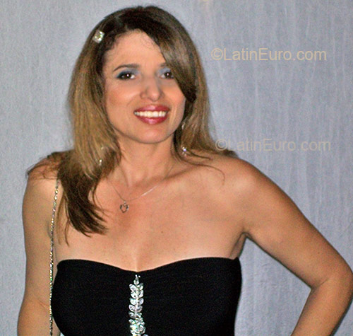 Date this hard body Brazil girl Ely from Joinville BR2115