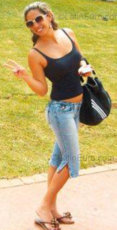 Date this hard body Brazil girl Christiane from Brasilia BR2122